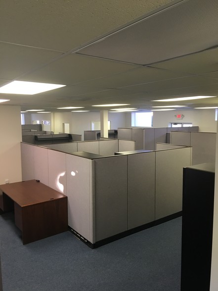 More Photos Of 684 Whitehead Rd, Lawrenceville Medical For Sale