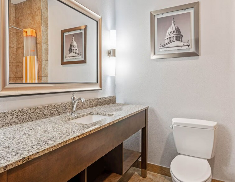 More Photos Of 406 Heather Rd, Guthrie Hotel For Sale