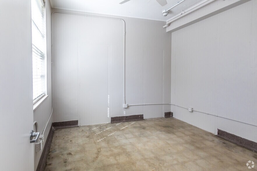 More Photos Of 360 Metal Museum Dr, Memphis Apartments For Sale