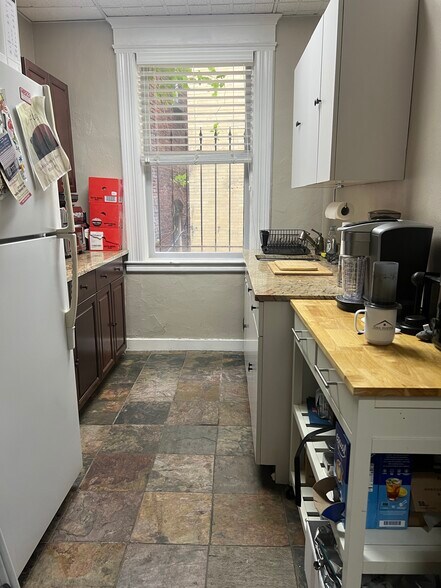 More Photos Of 1 Hopper St, Utica Office For Sale