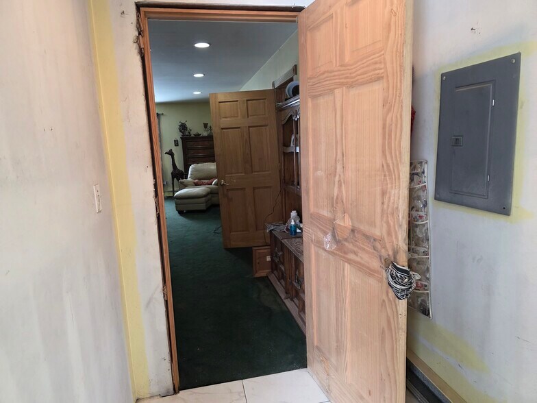 More Photos Of 56 Old State Route 12, Frenchtown Showroom For Sale