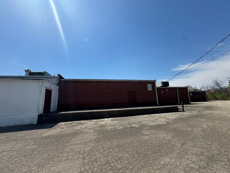 More Photos Of 4614-4652 Wilmington Pike, Dayton General Retail For Sale