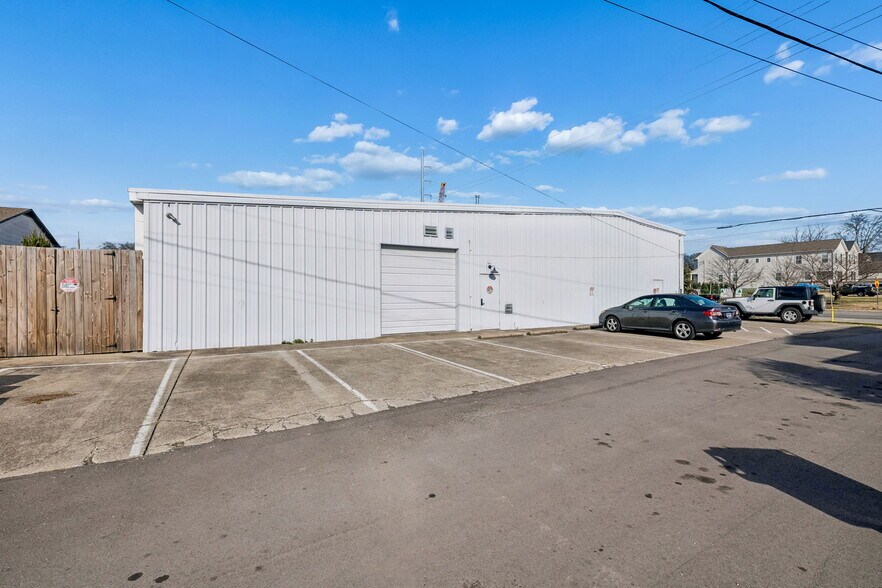 More Photos Of 5101 Kentucky Ave, Nashville Office For Sale