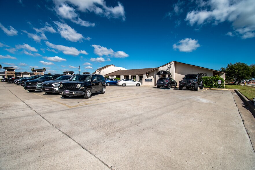 Primary Photo Of 4825 Everhart, Corpus Christi Medical For Lease