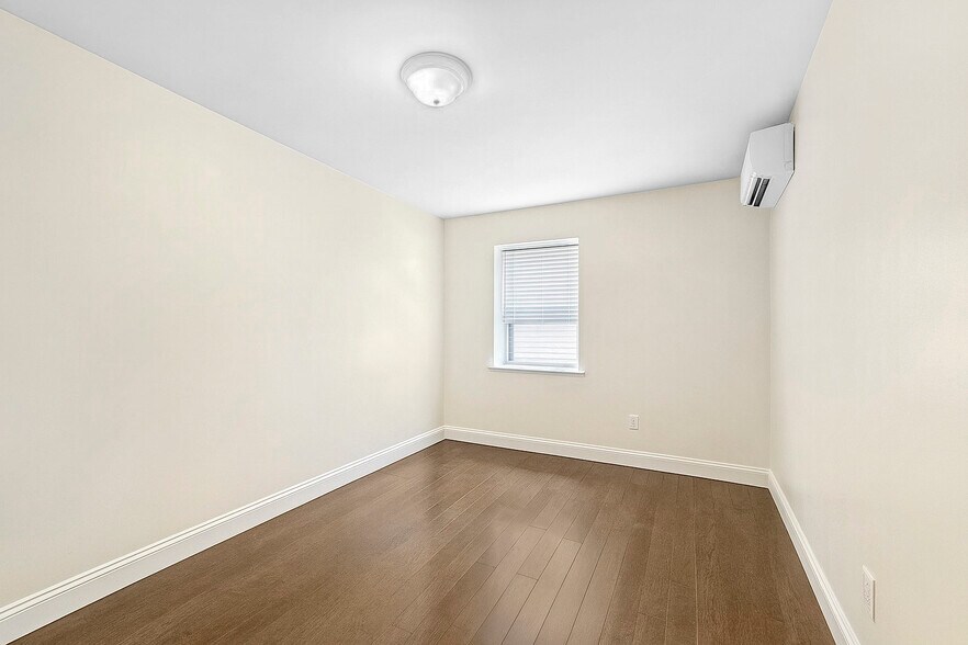 More Photos Of , Brooklyn General Retail For Sale