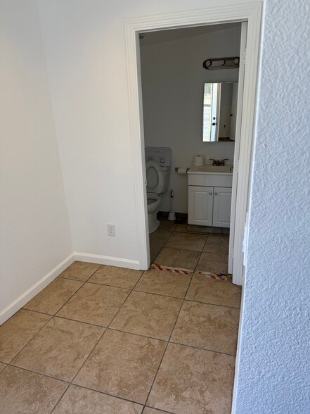 More Photos Of 101 W Avenue I, Lancaster Restaurant For Sale