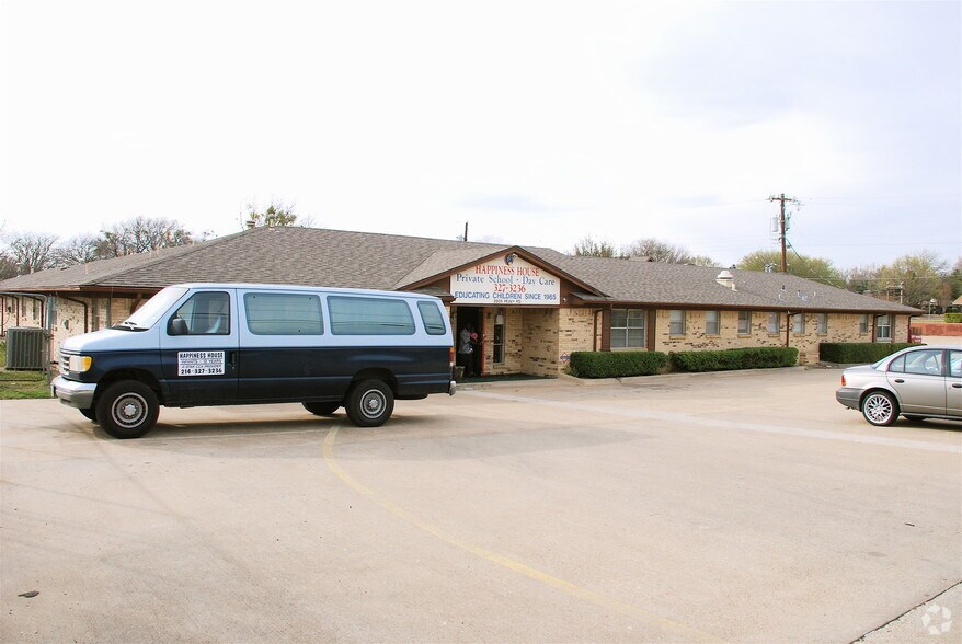More Photos Of 2805 Peavy Rd, Dallas Daycare Center For Sale
