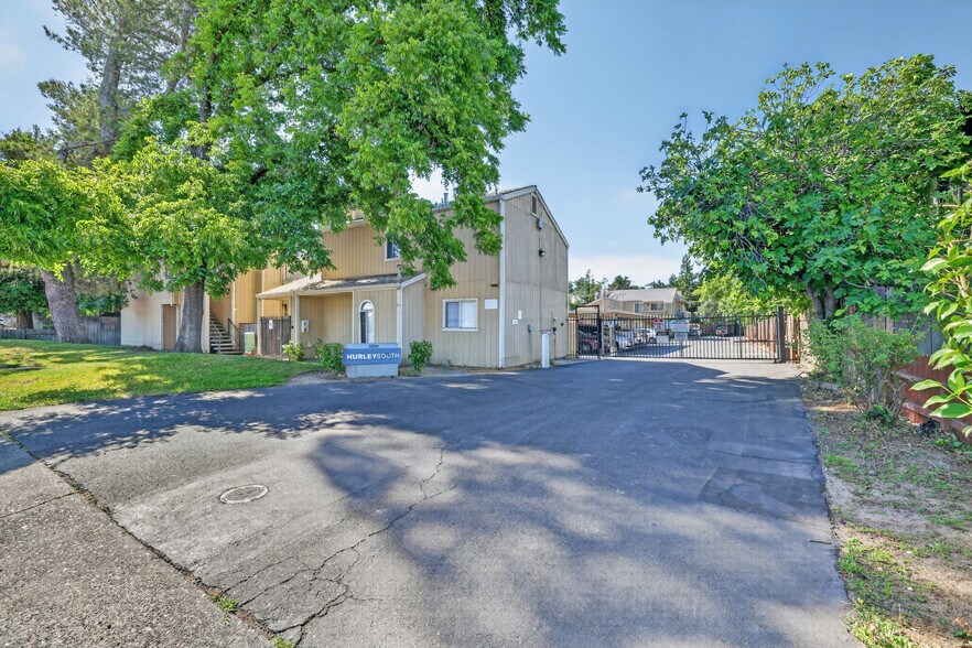 More Photos Of 2330 Hurley Way, Sacramento Apartments For Sale