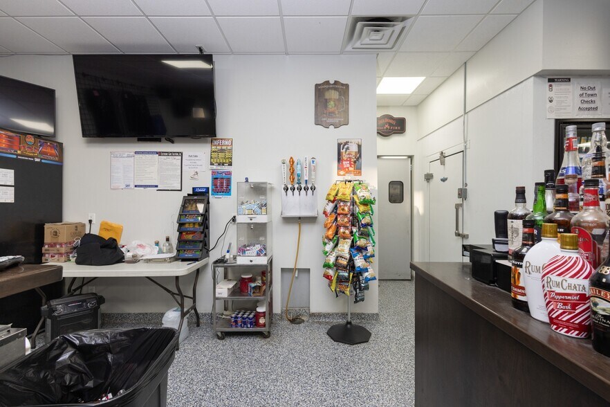 More Photos Of 317 Studdart Ave, Graceville General Retail For Sale