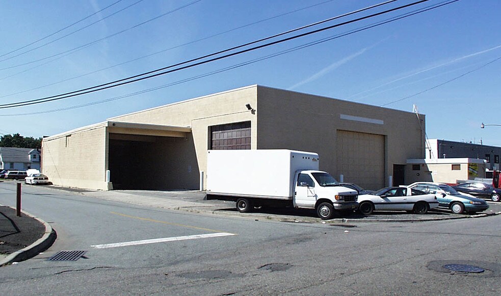 More Photos Of 233 Lodi St, Hackensack Warehouse For Lease