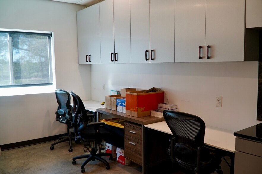 More Photos Of 5850 W Cypress St, Tampa Office For Lease