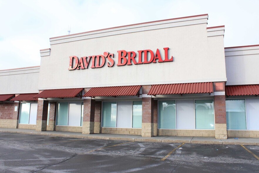 More Photos Of 8118 Mineral Point Rd, Madison Freestanding For Lease