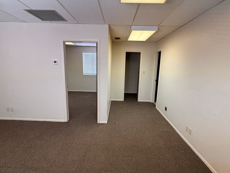 More Photos Of 1950 Courtney Dr, Fort Myers Office For Lease