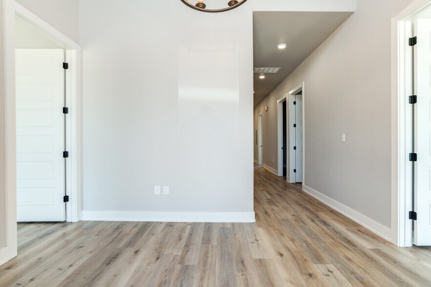 More Photos Of 3222 140th st, Lubbock Office For Sale