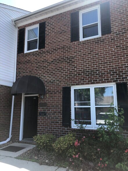 More Photos Of 410 New Bridge St, Jacksonville Office For Lease