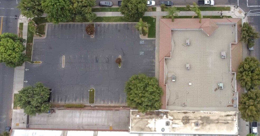 More Photos Of 100 S Santa Fe St, Visalia Medical For Sale