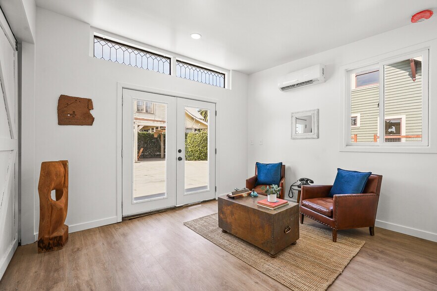 More Photos Of 844 E Kensington Rd, Los Angeles Specialty For Sale