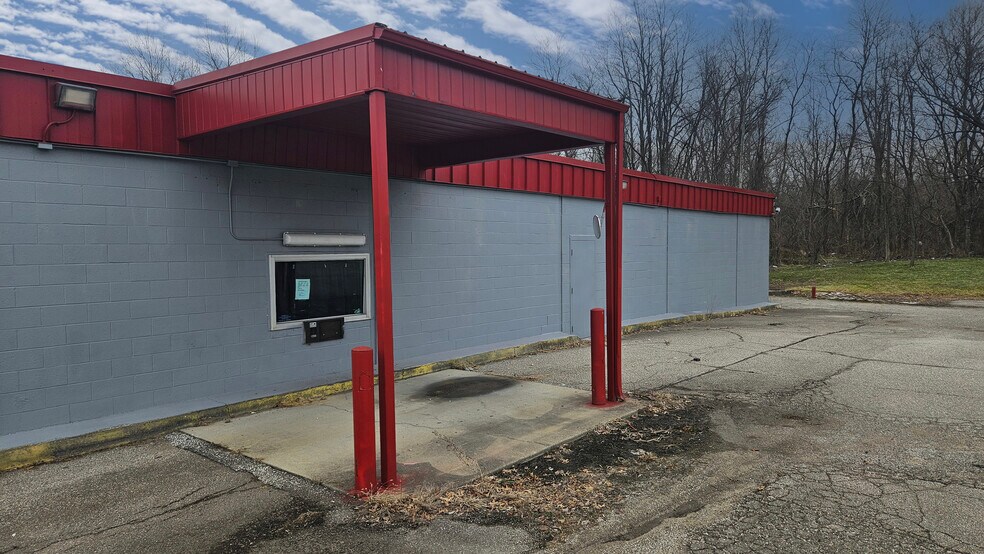 More Photos Of 425 Camden Rd, Huntington Drugstore For Sale