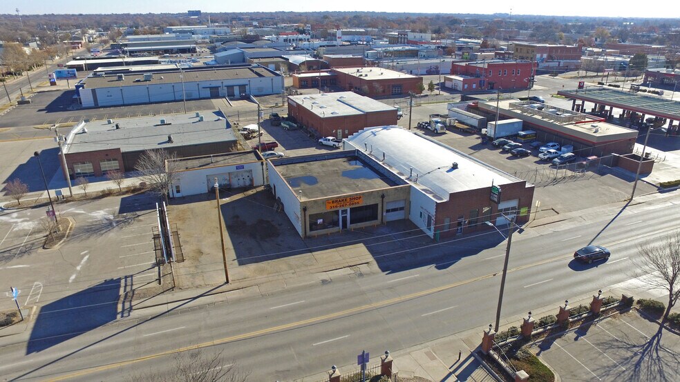 More Photos Of 130 N Washington St, Wichita Auto Repair For Sale