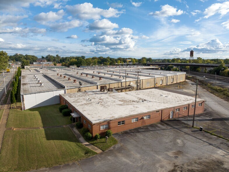 More Photos Of 1533 Buncombe Rd, Greenville Distribution For Lease