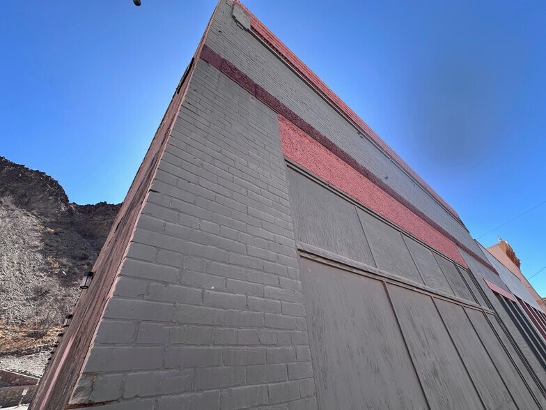 More Photos Of 287 Chase Creek St, Clifton Auto Dealership For Sale