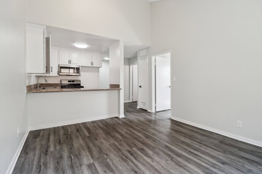 More Photos Of 311 S New Hampshire Ave, Los Angeles Apartments For Sale