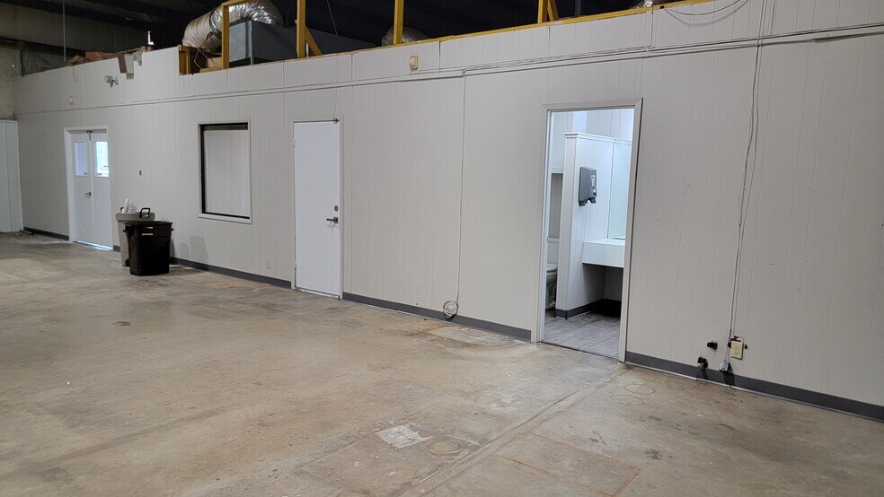 More Photos Of 2312 TX-135 Hwy, Kilgore Warehouse For Lease