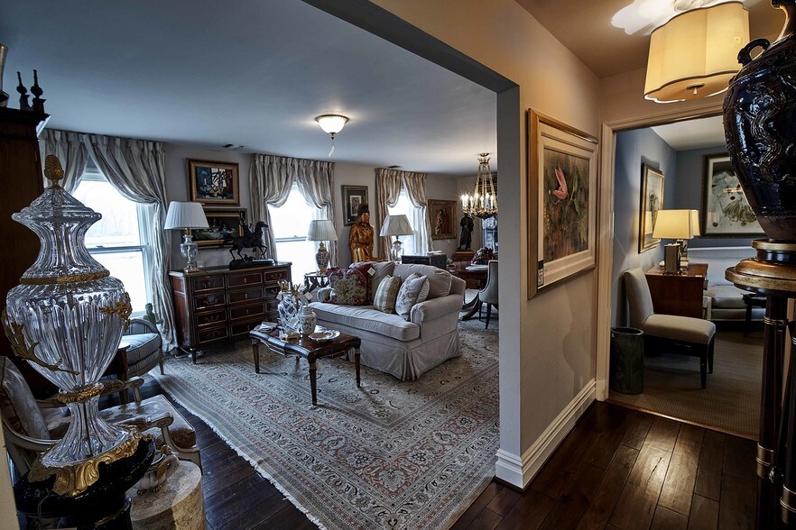 More Photos Of 584 State Rt 17, Ridgewood Office Residential For Lease
