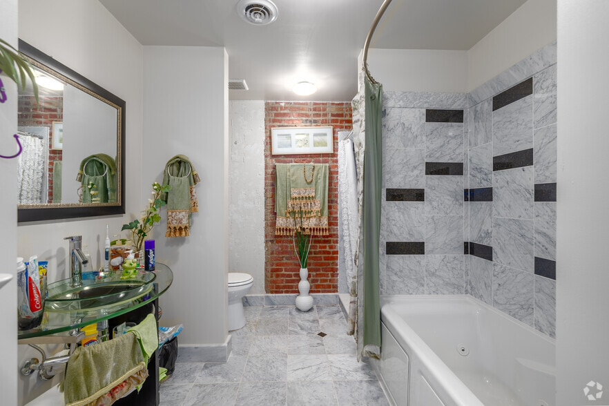 More Photos Of 311-313 W Baltimore St, Baltimore Apartments For Sale