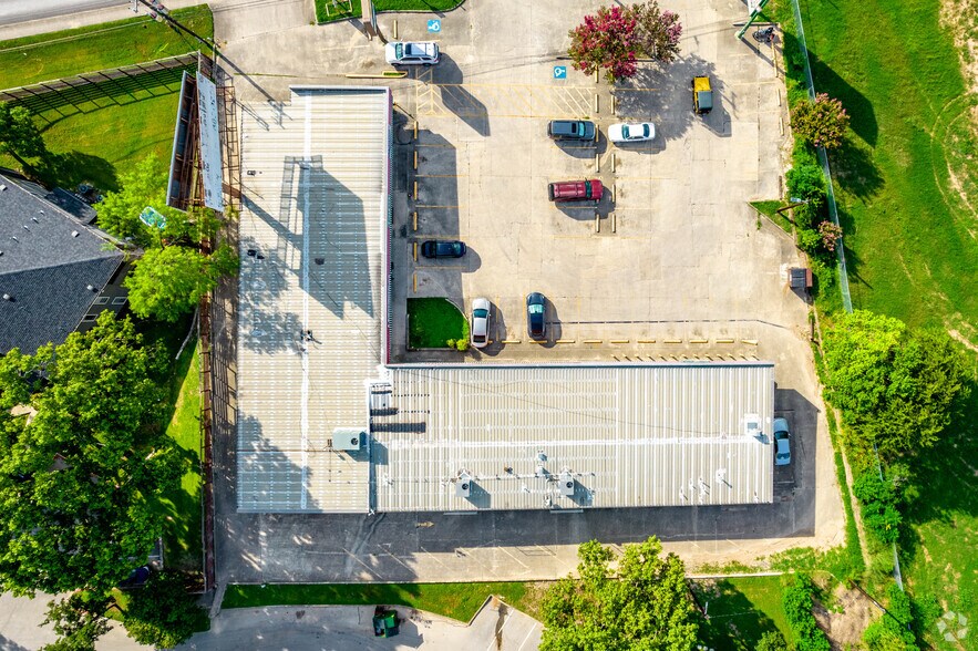 More Photos Of 14910 Nacogdoches Rd, San Antonio Unknown For Lease