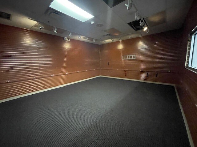 More Photos Of 95 Amity Rd, New Haven Storefront Retail Office For Sale