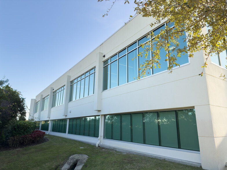 More Photos Of 1050 Satcom Ln, Melbourne Office For Sale