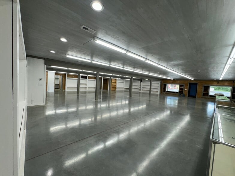 More Photos Of 613 N Main St, Piedmont Restaurant For Sale