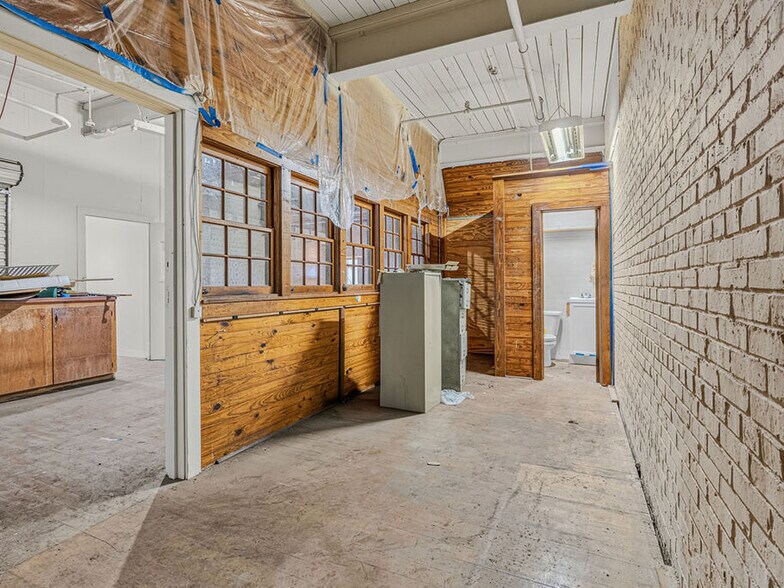 More Photos Of 1002 Douglas Ave, Opp Manufacturing For Lease