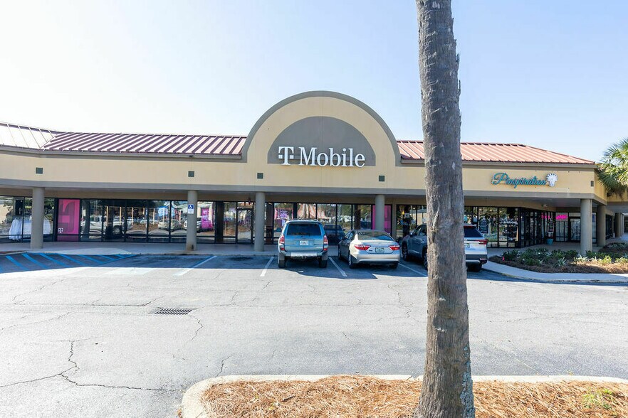 More Photos Of 6601 N Davis Hwy, Pensacola Unknown For Lease