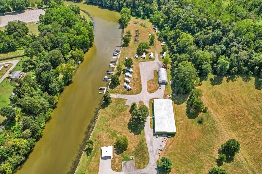 Primary Photo Of 1 Greenwood Ln, Clarksville Multifamily For Sale