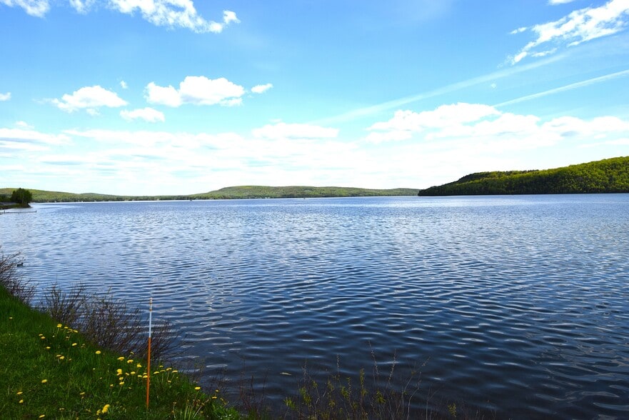 More Photos Of 109 Sinclair Rd, Sinclair Sports And Entertainment For Sale