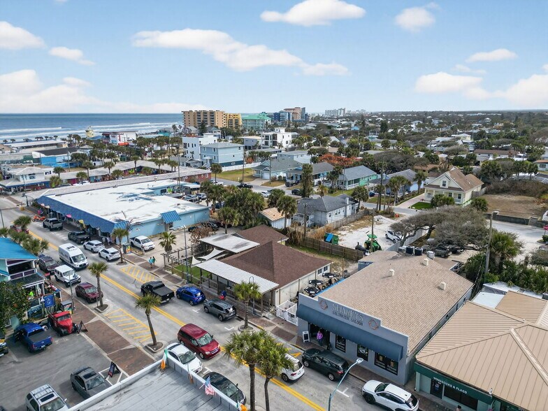 More Photos Of 411 Flagler Ave, New Smyrna Beach Freestanding For Lease