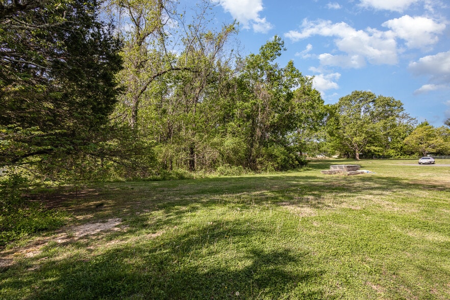More Photos Of 15220 Kings Hwy, Montross Restaurant For Sale