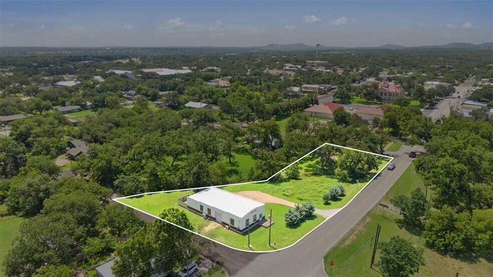 Primary Photo Of 404 Nugent ave, Johnson City Flex For Sale