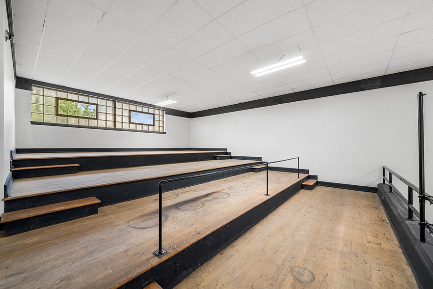 More Photos Of 379 Cherry St, Pottstown Flex For Lease