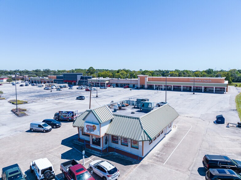 More Photos Of 151-395 W Main St, League City Unknown For Lease