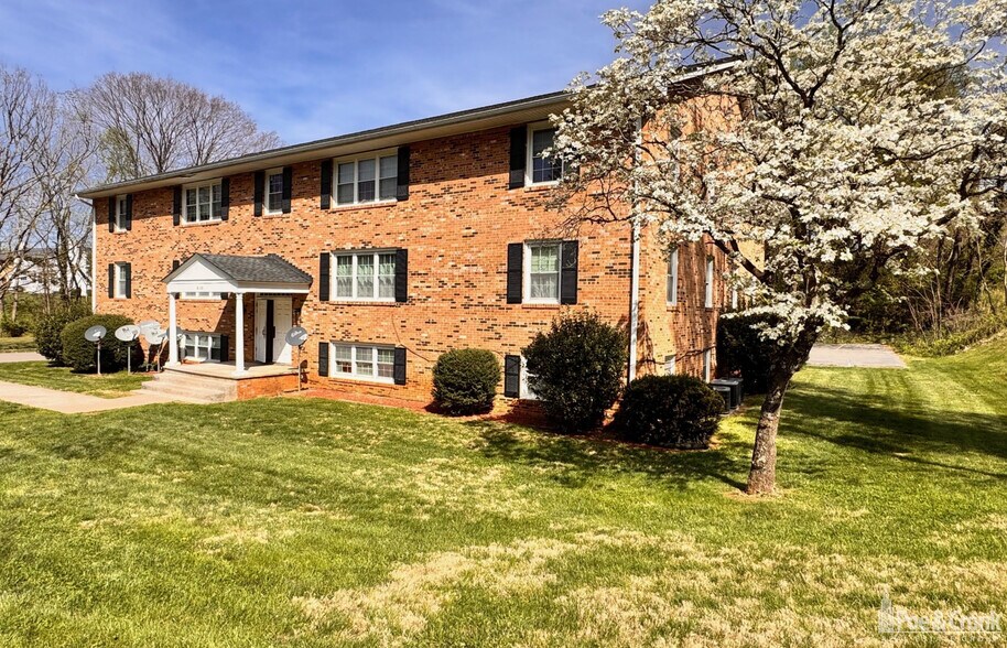 More Photos Of 6154 Darby Rd, Roanoke Apartments For Sale