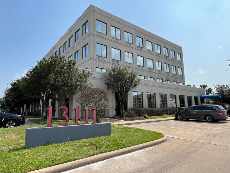 More Photos Of 13111 Westheimer Rd, Houston Office For Sale