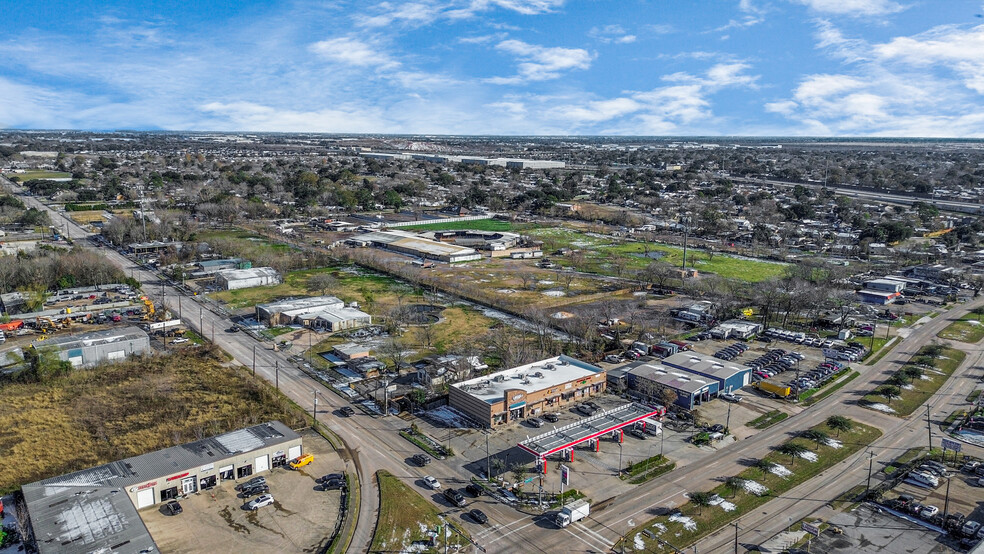 More Photos Of 5417 Anderson Rd, Houston Unknown For Lease