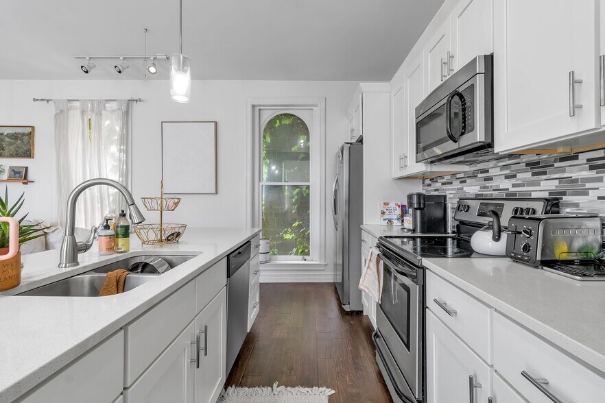 More Photos Of 888 Main St, Buffalo Office Residential For Sale