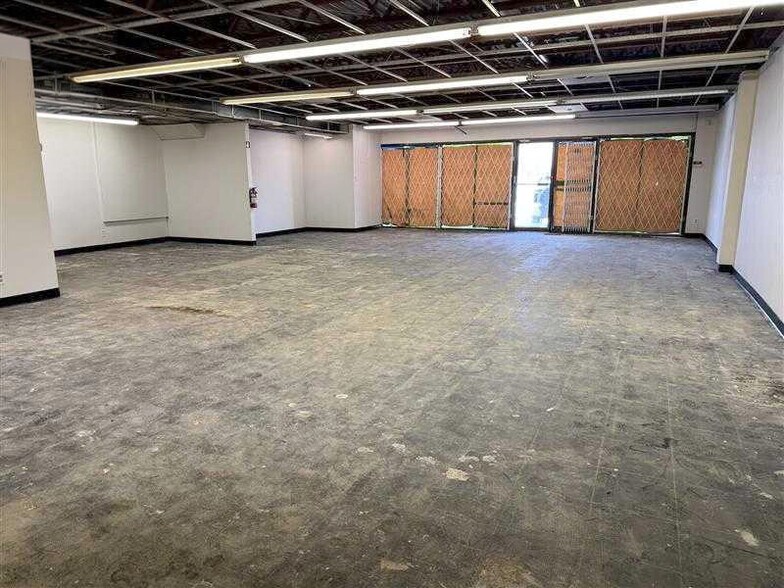 More Photos Of 1830 52nd St SE, Calgary Storefront Retail Office For Lease