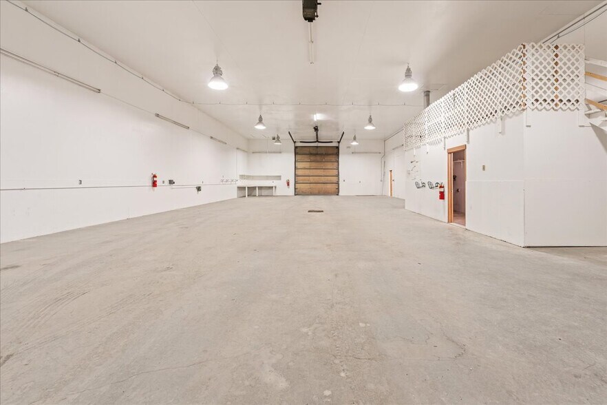 More Photos Of 1995 Badger Rd, North Pole Industrial For Lease