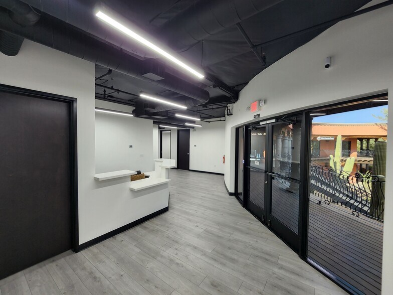 More Photos Of 6450 E Cave Creek Rd, Cave Creek Storefront Retail Office For Lease