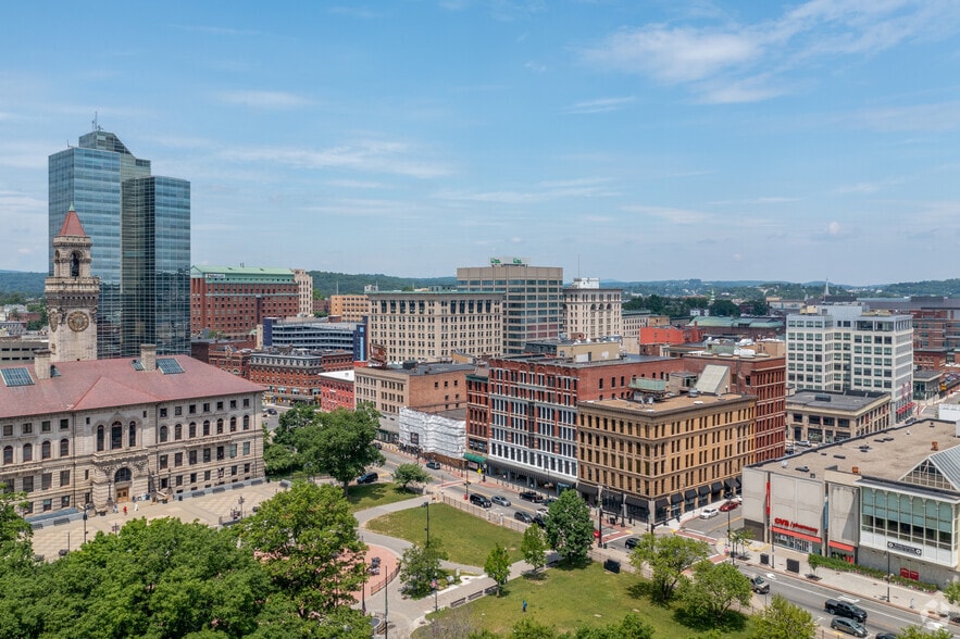 More Photos Of 250 Commercial St, Worcester Medical For Lease